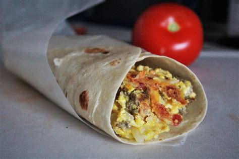 easy breakfast burrito recipe cheapthriftylivingcom