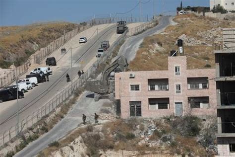 israeli crews demolish palestinian homes  east jerusalem