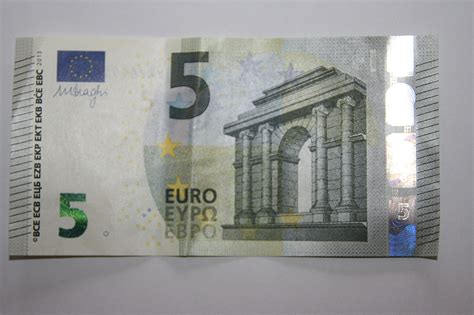ezb stellt neuen fuenf euro schein vor pfalz express