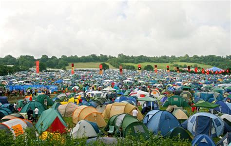 sheltercare zet honderden tentjes neer op festivals