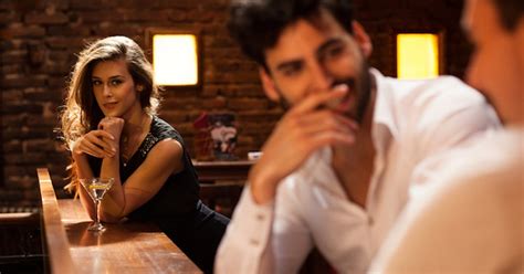 Best Pick Up Lines For Women According To Experts