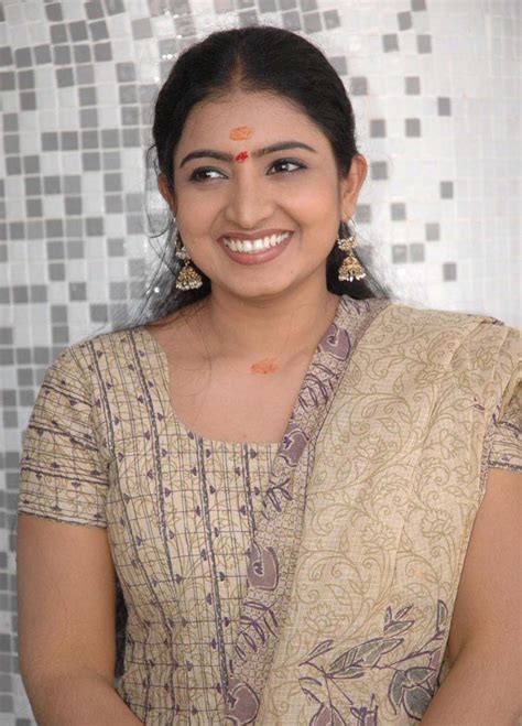 Tamil Tv Serial Actress Sujitha Hot In Chudithar Stills