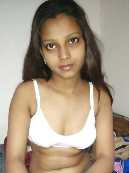 Hot Bihari Girl Ne Apni Chut Khol Ke Dikhai Sexy Desi Pics