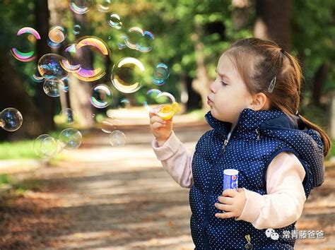 孩子们都爱玩的吹泡泡，竟然还有这些风险！ 催化剂 泡泡水 烧碱 新浪育儿 新浪网