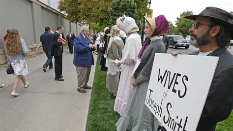 Judge Decriminalizes Polygamy In Utah