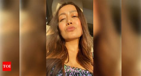 After Viral Mom To Be Post Neha Kakkar Treats Fans With A Charming Sun