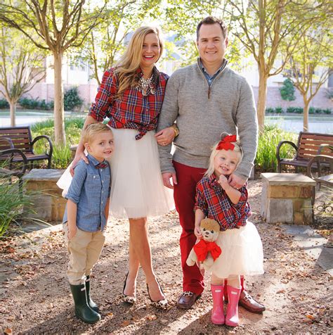 families  nailed color coordinated portraits huffington post