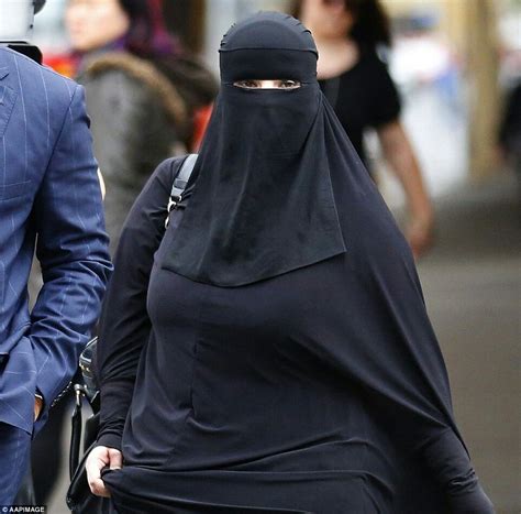 pin by hussein on abaya in 2019 niqab fashion hijab fashion beautiful muslim women