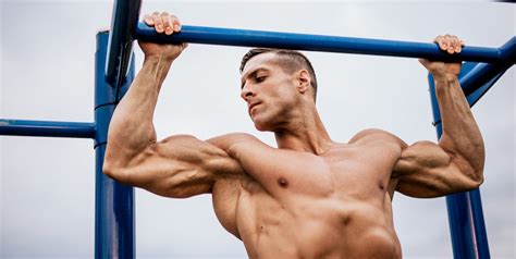 The 5 Best Bodyweight Moves To Build Your Biceps