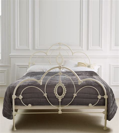 somerset bed somerset bed   ivory finish