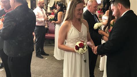 20 Couples Tie The Knot In Group Wedding Ceremony At Downtown Orlando