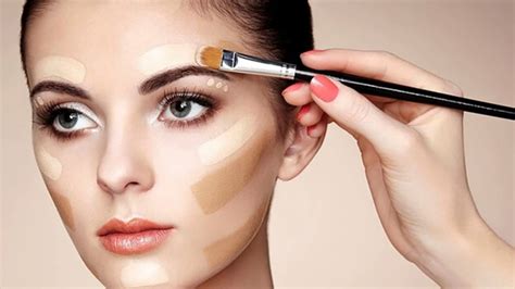 apply concealer     trend spotter