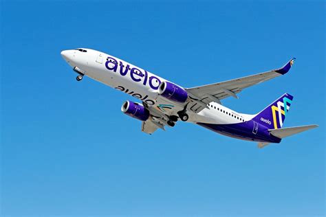 avelo airlines announces huge incentives   hire pilots
