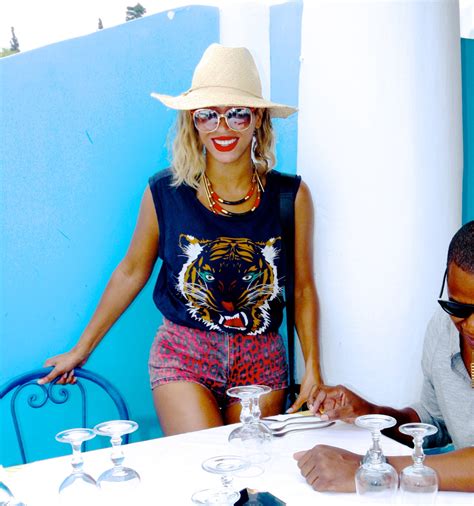 vacation time beyonce shares more photos of visiting
