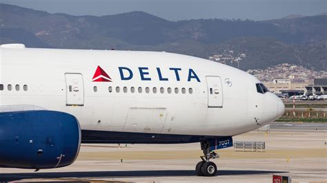 delta air lines upgrades   easier   affordable conde nast traveler
