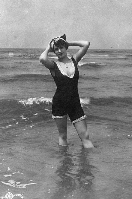 1907 vintage swimsuits vintage swimsuits vintage swimsuits vintage bathing suits retro