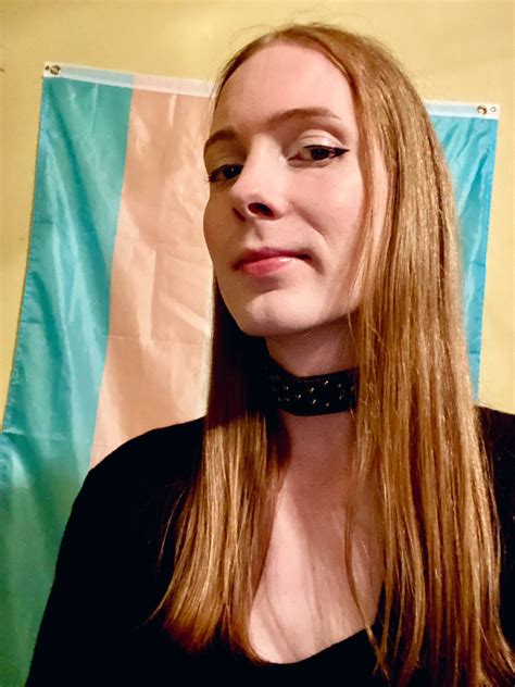 dee🖤 on twitter would you date a trans girl