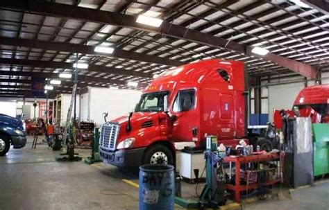semi truck repair shops   types trucks
