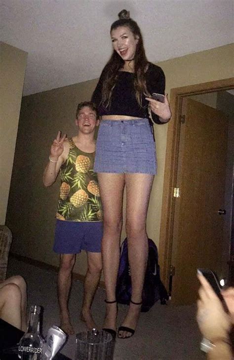 Tall Girl With Super Long Legs By Lowerrider Tall Women Tall Women