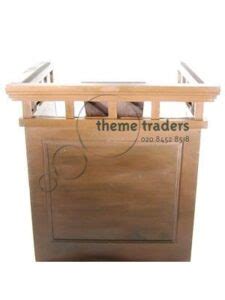 witness stand theme traders