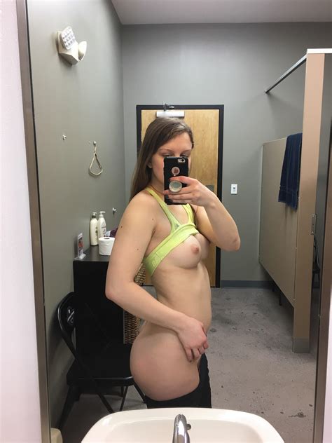 The Public Gym Bathroom Is Perfect For Naked Selfies [f