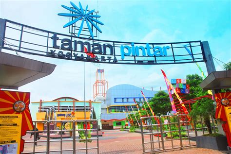 taman pintar tempat wisata keluarga  super fun malam