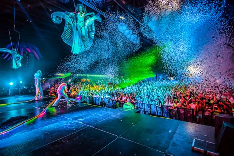 Life In Color Miami S Vibrant Paint Rave Returns