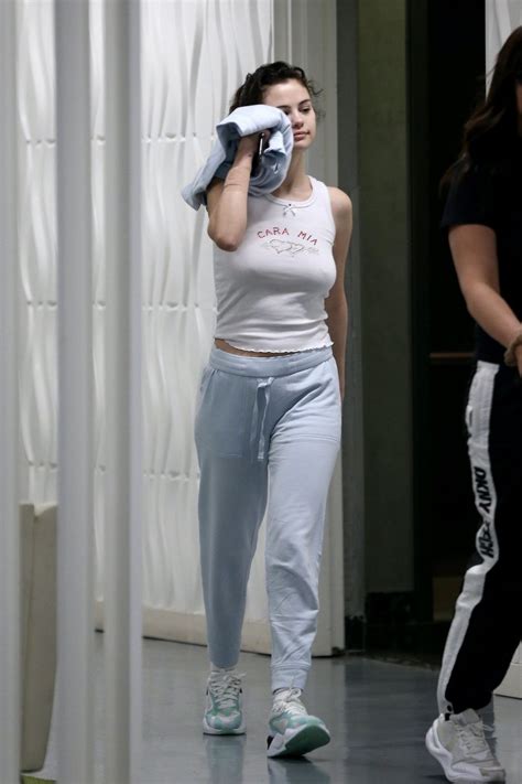 Braless Selena Gomez Visit To The Doctor’s Office In Los Angeles 11