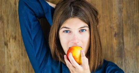 Women S Sex Lives Can Be Boosted By Eating Apples Scientists Claim