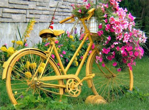 wonderful ideas    beautify  garden   bikes