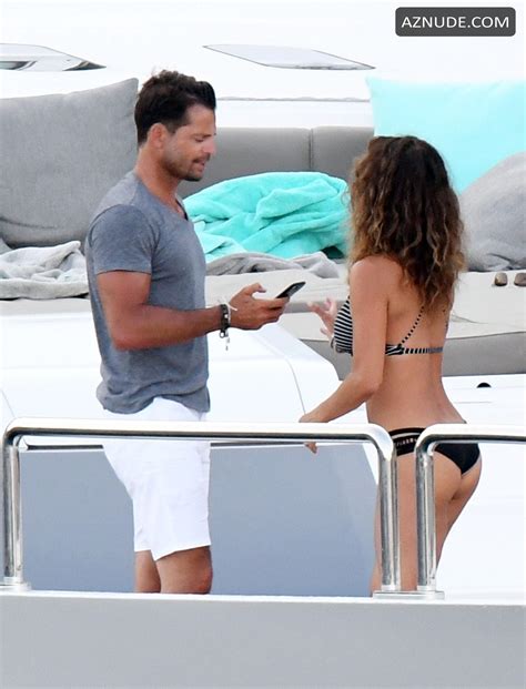 brooke burke flashes her pussy on a yacht on the amalfi