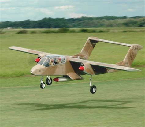 giant  powered ov  bronco  close model airplane news