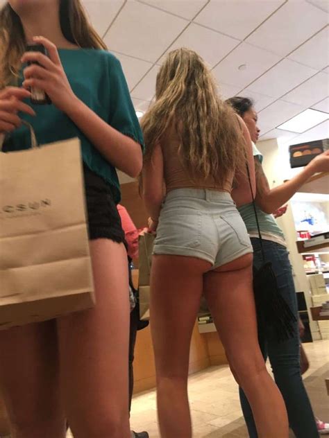 hot ass girl in tight shorts candid photo sexy candid girls with juicy asses