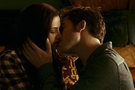 17 best kissing scenes in tv and movies — the 17 cutest