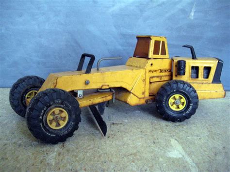 classic  vintage tonka yellow metal toy mighty tonka etsy