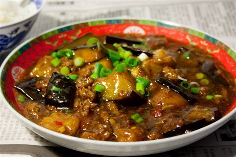 3 hungry tummies silky eggplant with spicy mince sauce 香辣肉碎茄子