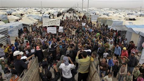 Australia Receives First Five Syrian Refugees Bbc News