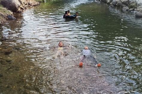 serunya berenang  alam sambil nikmati sejuknya udara krueng saweuk