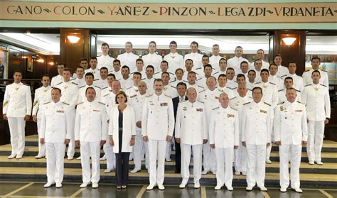 escuela naval militar veinte imágenes para el recuerdo del 300 aniversario de los