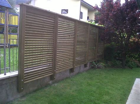 Tutto sulle recinzioni in cemento per scoprire quale modello fa al caso nostro e quali sono i costi da sostenere a seconda del perimetro da recintare. Frangivista in pannelli di legno di pino impregnato in autoclave cm