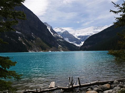 lac louise un des plus beaux lacs du canada partons en voyage