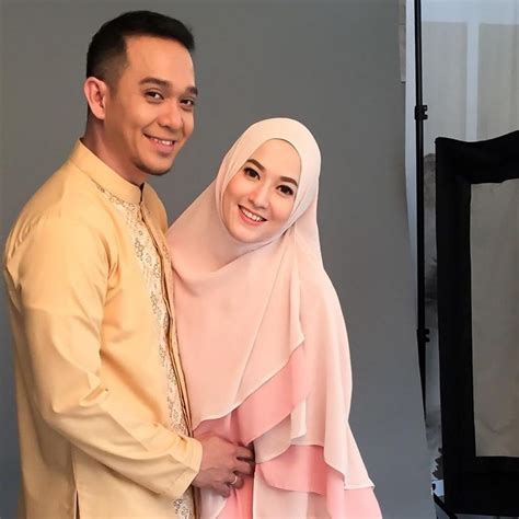 Istri Sedang Hamil 10 Artis Indonesia Ini Jadi Suami Siaga