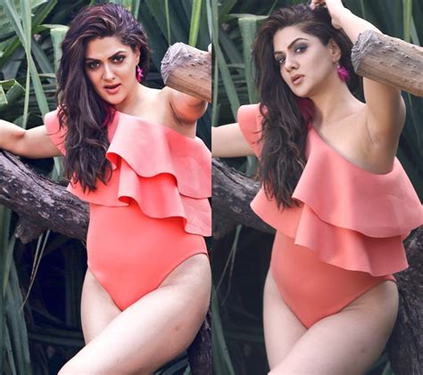 bollwyood actress model sakshi chaudhary sexy hot images
