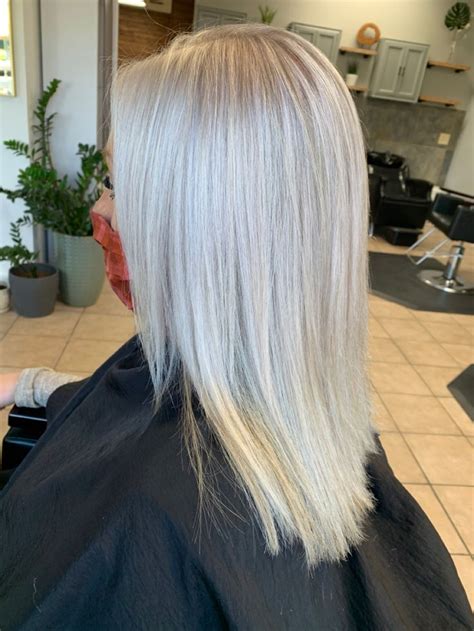 platinum icy white blonde icy blonde highlights long blunt bob