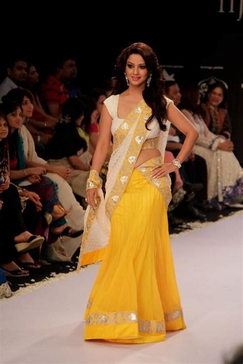 104 besten abendkleider saris bilder auf pinterest ballkleider lange abschlussballkleider