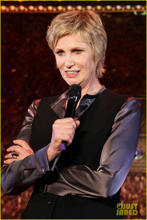 Full Sized Photo Of Jomatthew Morrison Kisses Jane Lynch On Stage For