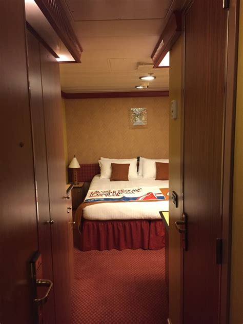 cloud  spa interior stateroom cabin category  carnival dream