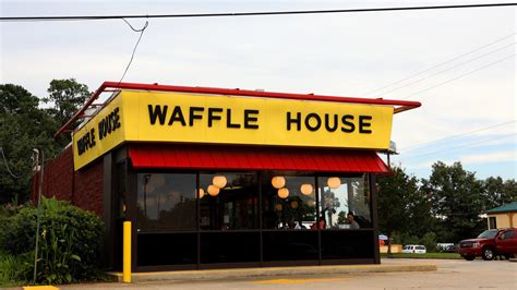 Workers Reveal What Its Really Like To Work At Waffle House