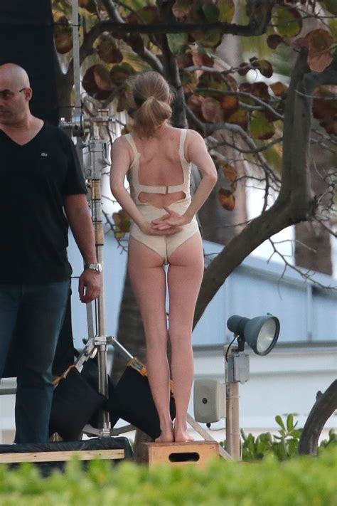 amanda seyfried shooting in miami april 21 2015 hq candids in the raw