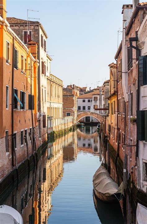 venice canal boats places where tourists rarely wander